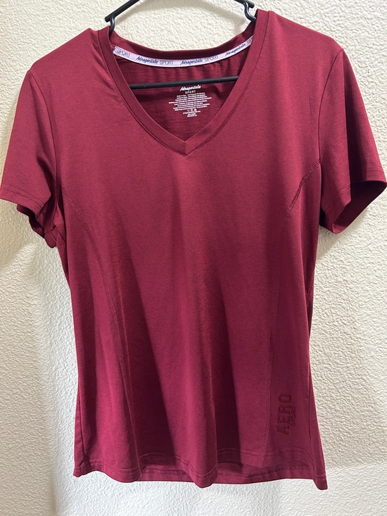 Aeropostale Tops - Aeropostale Women's Short-Sleeve V-Neck Tee in Burgundy